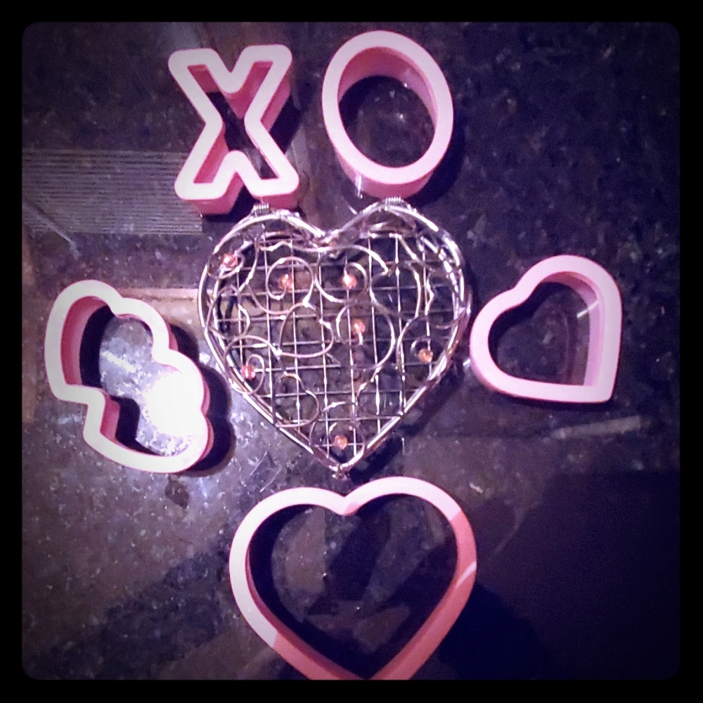 Set of 5 cookie cutters and small silver heart box